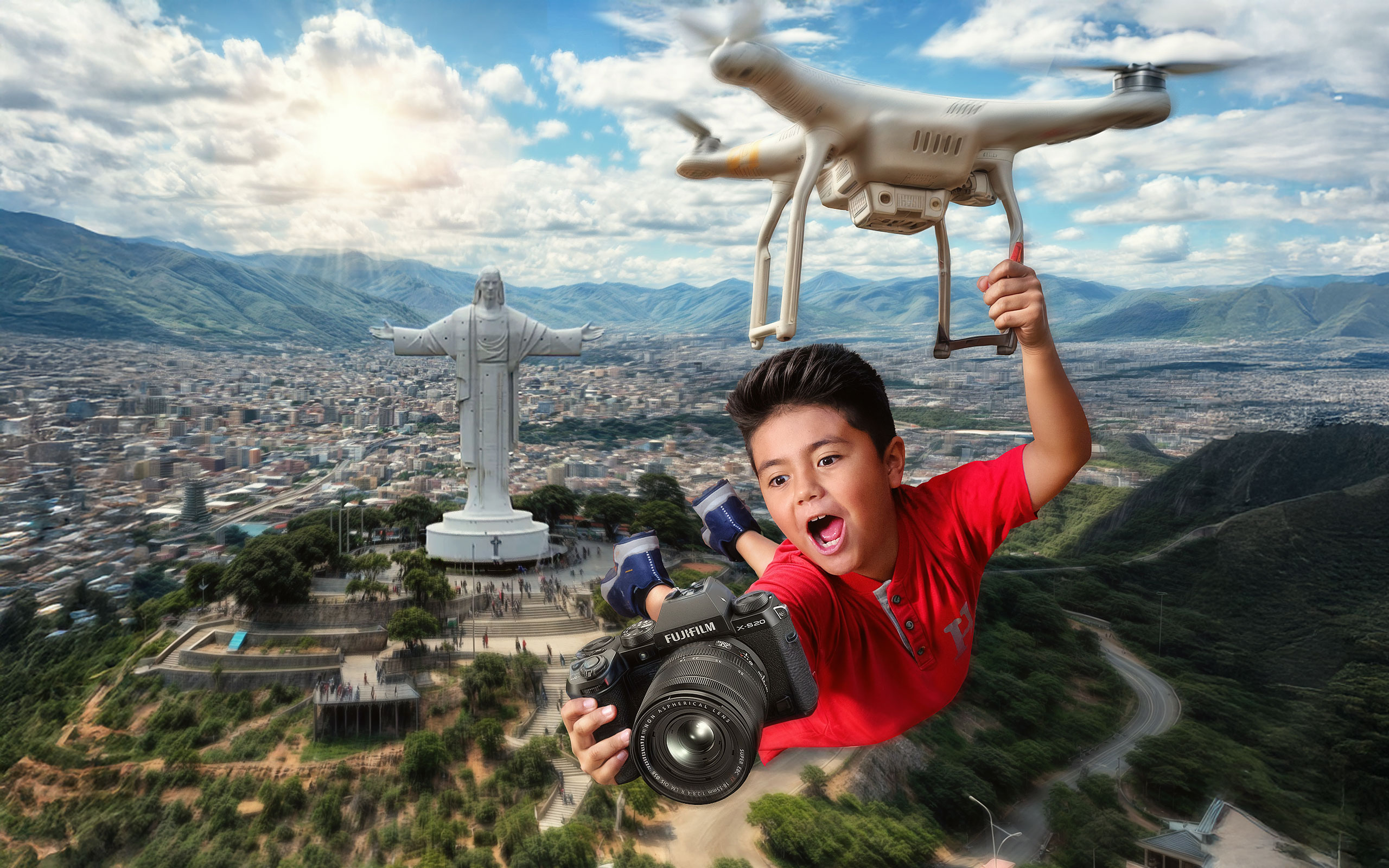 Composición fotográfica de un niño con dron frente al Cristo de la Concordia en Cochabamba - 53 Fotografía.